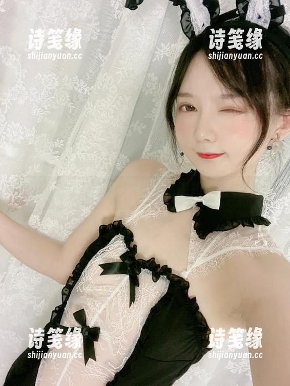 51酱 51酱的红裙定制,诚意满满却又让人费解