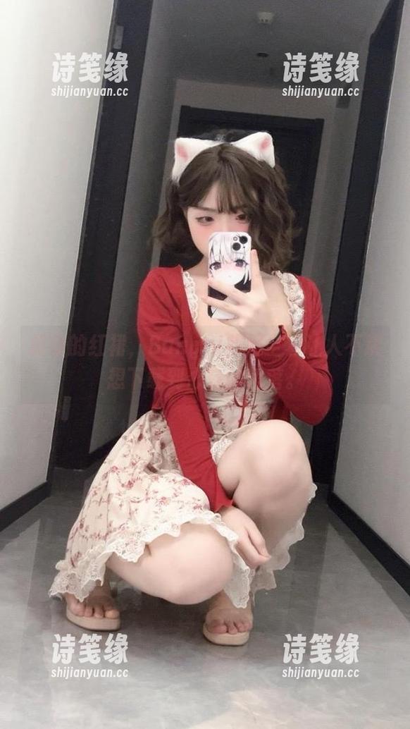 Bangni邦尼 扭动的红裙,Bangni邦尼全套让人不禁想下载到心底的角落。