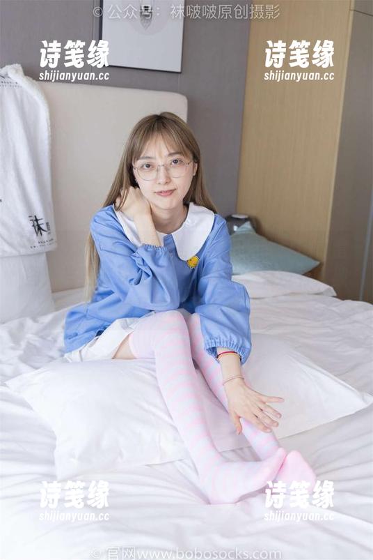 BoBoSocks袜啵啵-小甜豆 BoBoSocks袜啵啵 - 精选小甜豆旗袍套图:当细节决定成败,哈哈,有没有人被那几颗扣子电到?