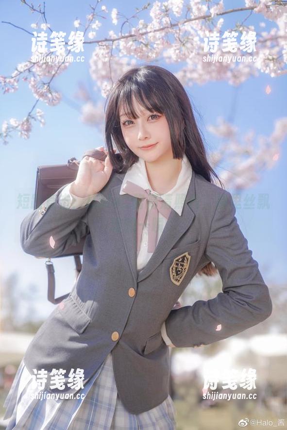 Halo_酱 短路直击:Halo_酱高清照片,裤里丝飘动的一瞬。