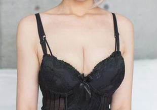 KaYa萱和她的KiaraSessyoin侍女暂时休假——但那些套图依旧感人至深啊！