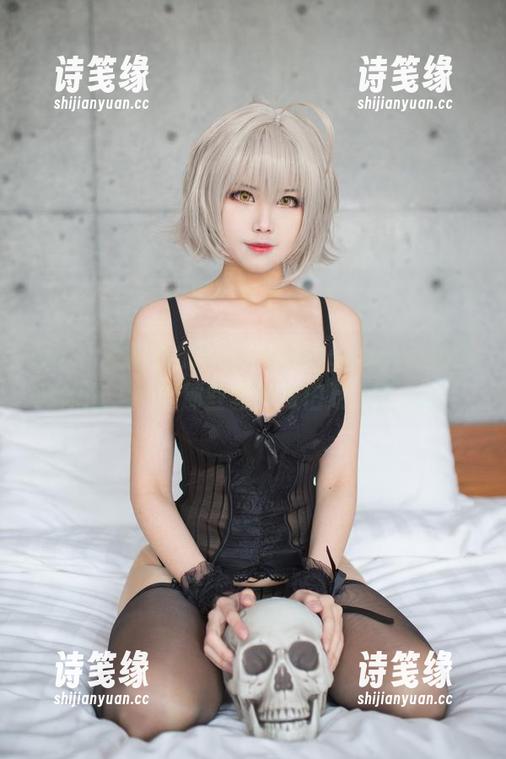KaYa萱 KaYa萱和她的KiaraSessyoin侍女暂时休假——但那些套图依旧感人至深啊!