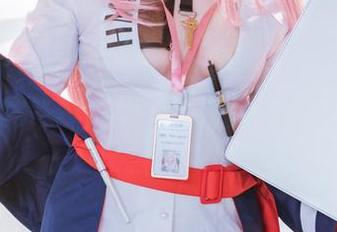 Natsuko夏夏子的美腿图包，下载后你会爱上腿的各种姿势，比我的舞姿还要多样化！