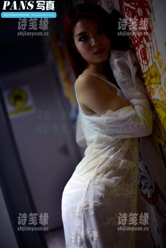 PANS写真-玲玲 PANS写真 - 偷得浮生半日闲,玲玲红裙摄影集来了,别忘了下载!