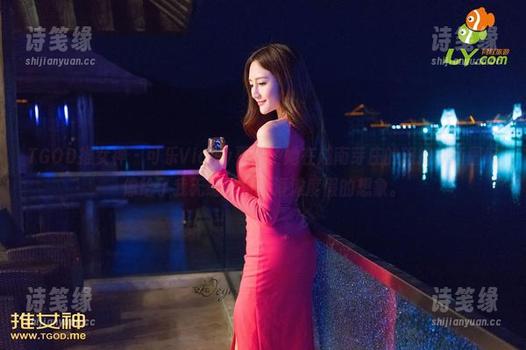 TGOD推女神-可乐Vicky TGOD推女神 - 可乐Vicky更新了她在越南芽庄的旅拍,新图好像给了我无缝切换到海滩度假的想象。