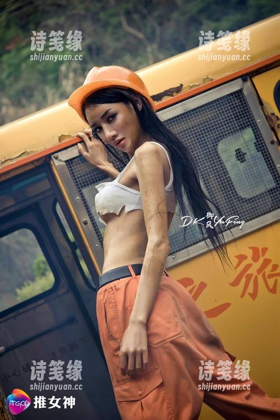 TGOD推女神-黄可christine TGOD推女神 - 看黄可christine的和服套图,我想说这设计师太会了,反正我不用考虑穿着