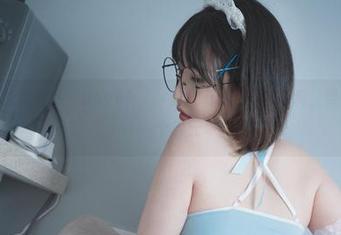 无圣光也能照亮——Uhye(이유혜)的CuteMaid写真，带你走入另一个次元