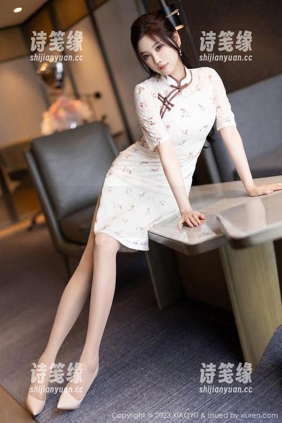 XIAOYU语画界-玥儿玥er XIAOYU语画界 - 玥儿玥er的学姐风——图库中的轻松一击