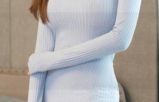 XINGYAN星颜社 – 潘思沁的高跟鞋：美图拼凑出壁纸的美学，我只想说……脚好看的人，更容易找到遥远的梦。
