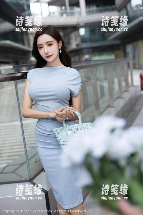 Xiuren秀人网 - 这私拍原图，透漏了Elise谭晓彤一点点的无奈，真贴近生活。