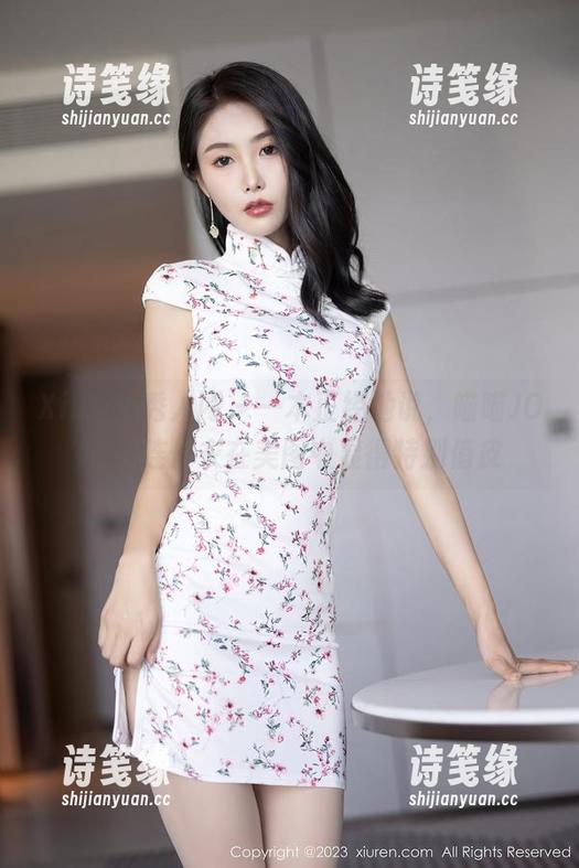 Xiuren秀人网-喵喵JOJO Xiuren秀人网 - 一本正经地说,喵喵JOJO的连体衣在美图中显得特别俏皮