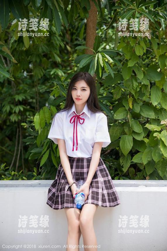 Xiuren秀人网-星子柒kiki Xiuren秀人网 - 这图包里的和服,星子柒kiki难道是在传授绿茶风?