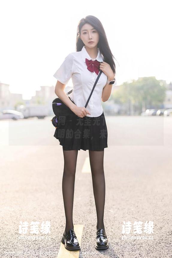 Xiuren秀人网 - 无圣光下的玉兔miki：一份透明的合集，来坐看戏吧