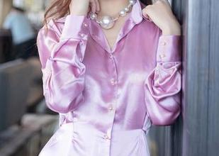 Xiuren秀人网 – 最后给你个惊喜，雨儿baby的修女原图，能让你捧腹，也让你沉思