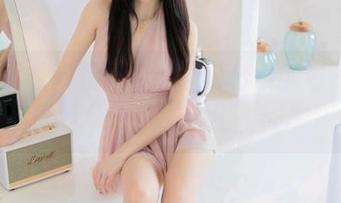 YouMi尤蜜荟 – 小海臀Rena的白裙探险，让图库与资源之间擦出不同的火花！