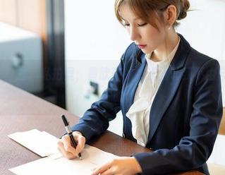 YouMi尤蜜荟 – 私拍里，黄歆苑的裤里丝让我不由自主想多看一眼