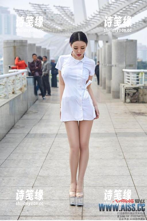 aiss-索菲 aiss - 当汽车也想走秀——索菲的定制写真让我重新审视汽车的颜值。