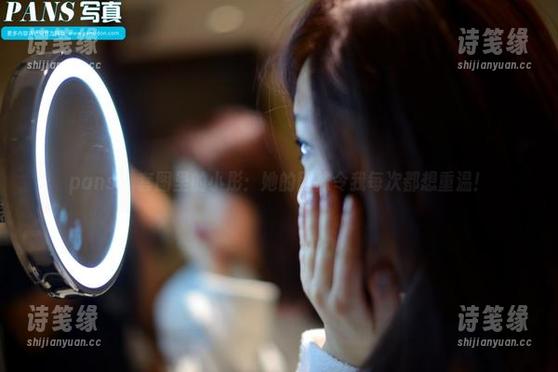 pans-小彤 pans - 套图里的小彤:她的网袜令我每次都想重温!