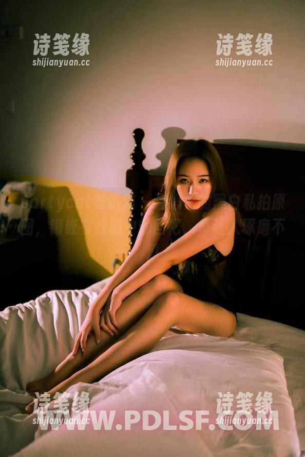 partycat轰趴猫-温心怡 partycat轰趴猫 - 温心怡的黑白私拍原图,镶嵌在我脑中的回忆,真让人琢磨不透