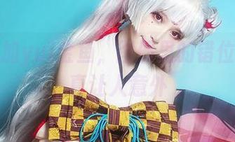 空泳装加yui金鱼，图册里的错位美感，真让人意外