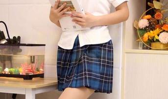 初夏女神 – 直接！环环护士写真：这些照片居然都免费，拍得真挺有意思的。