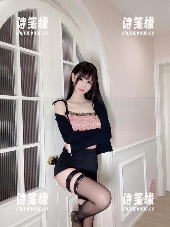 十万口草莓粥粥 微密圈 - 看十万口草莓粥粥穿白衬衫,原图太简约,却让人想多了些啥。