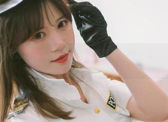 千反田鹿子的高跟鞋与众不同：来看看这份写真合集，保证意想不到。