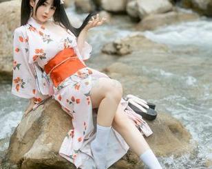 分享失眠小宁的制服展现，轻松诠释不期而遇的日子
