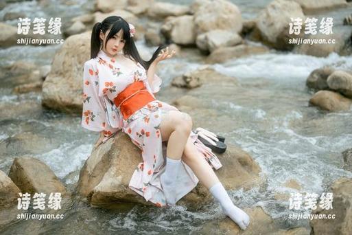 失眠小宁 分享失眠小宁的制服展现,轻松诠释不期而遇的日子
