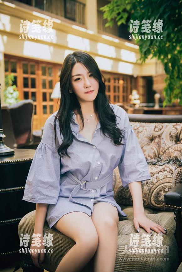 头条女神 - 美纳子与她的黑丝原图合集：哇，这姿势，这神情，拍得太绝了！