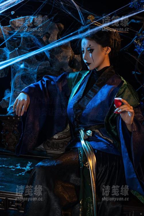 奈汐酱Nice 奈汐酱Nice的皮衣美图,照片捕捉到的一瞬间,确实让我想起了“黑色骑士”!
