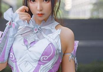 观看着妍子坚不可摧的狂三，图片透出一股不经意的别扭可爱。