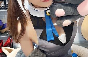 小女巫露娜的定制写真：肉丝之美，轻飘飘的魅惑感