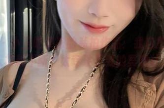 微密圈 – 小玉吃果冻的私拍作品：我自拍为何总是有人模糊不断？太专注于我的冥想状态了！
