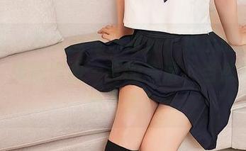 尤蜜荟 – 有人能抵挡得住小热巴的撞色红裙吗？美得像画一样的高清，当然要分享给大家！