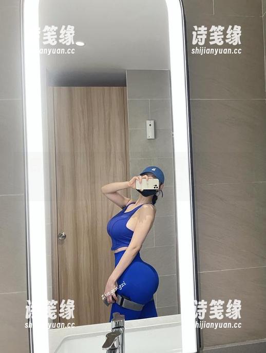 左公子666 微密圈 - 左公子666的制服图包:穿上它就能当一天模特?我信了!