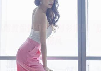 希希_啾教你如何把白衬衫穿出‘野性’私房风