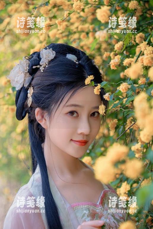 年年Nnian 来看年年Nnian的图库!她的裸足照总是在调皮捣蛋?