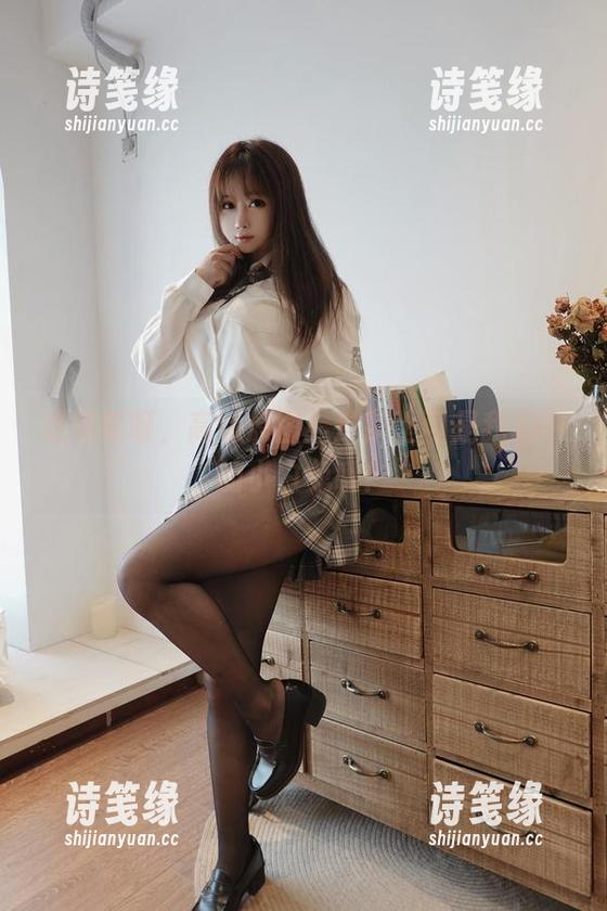 是依酱呀 是依酱呀,高清原图!这护士可是我心中的小白兔哦!
