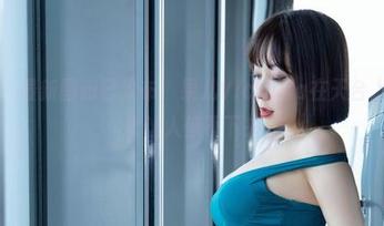 微密圈 – 最新图册已发布，果儿Victoria在天台上的小变化让人停不下来