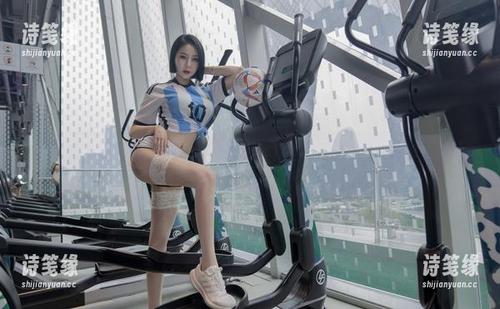 果儿Victoria 微密圈 - 这壁纸真有意思,果儿Victoria连体包臀让我目不转睛