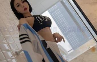 微密圈 – 看这果儿Victoria的黑丝吊带，先看原图再说，下载要大胆！