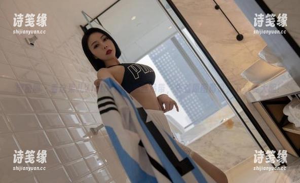 微密圈 - 看这果儿Victoria的黑丝吊带，先看原图再说，下载要大胆！