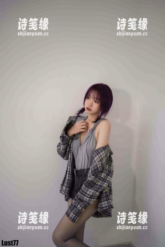 拥有兔耳朵就是优势？柒柒要乖哦的小灰兔美图有点剧情哦
