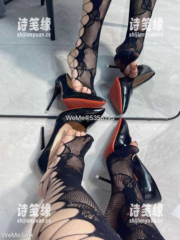 微密圈 - 桃沢樱呀的体育生服合集，下载链接在这里，随时待命的“学姐”等你来赏