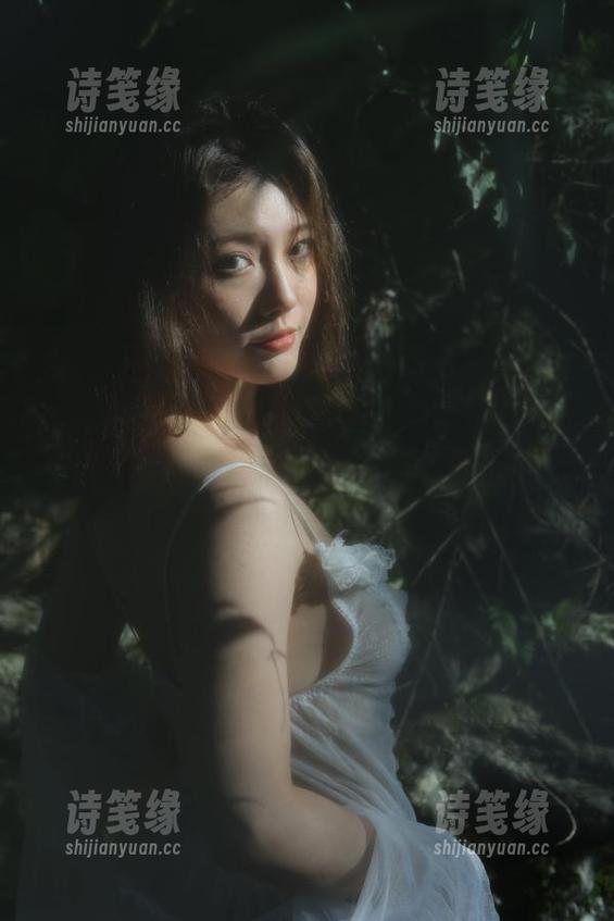 桃良阿宅 看桃良阿宅的外出JK图片,有些小细节还是挺抓眼,快来下载,别说我没提醒你!