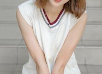 梦丝女神 – 美图分享：香萱的办公室，其实也能很‘放飞’！