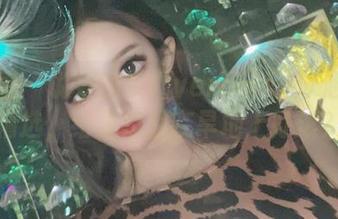微密圈 – 说好的梦露veronica泳池写真精选，结果像是在旱地上打滚？