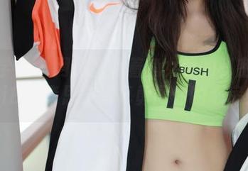 模范学院 – 网盘里藏着兔女郎的秘密——SiByl李思宁写真勇闯你的心房！