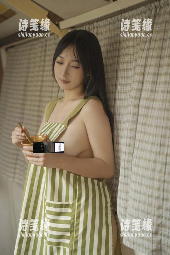 浅安安 起舞在浅安安私房,裤里丝如影随形,眼神交错!